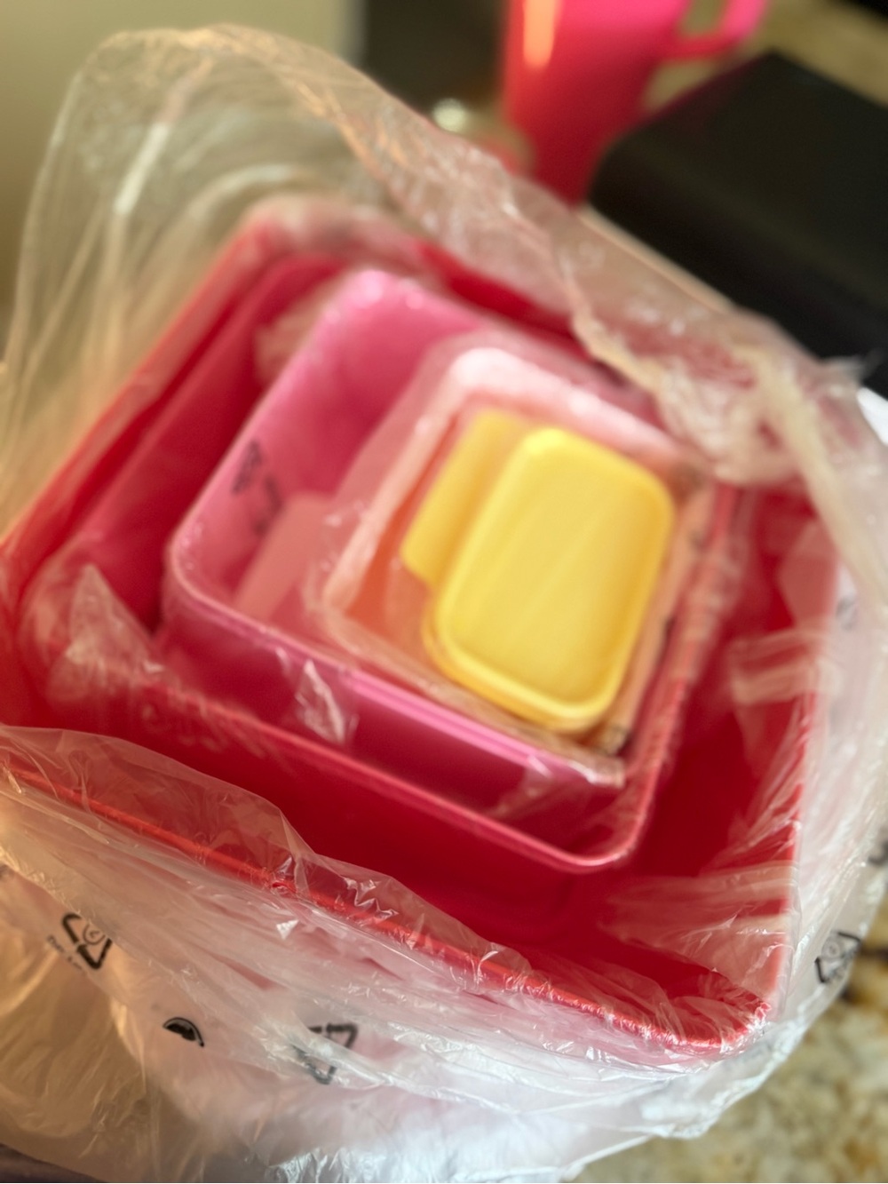 Set of 4 Tupperware Keep Tabs new